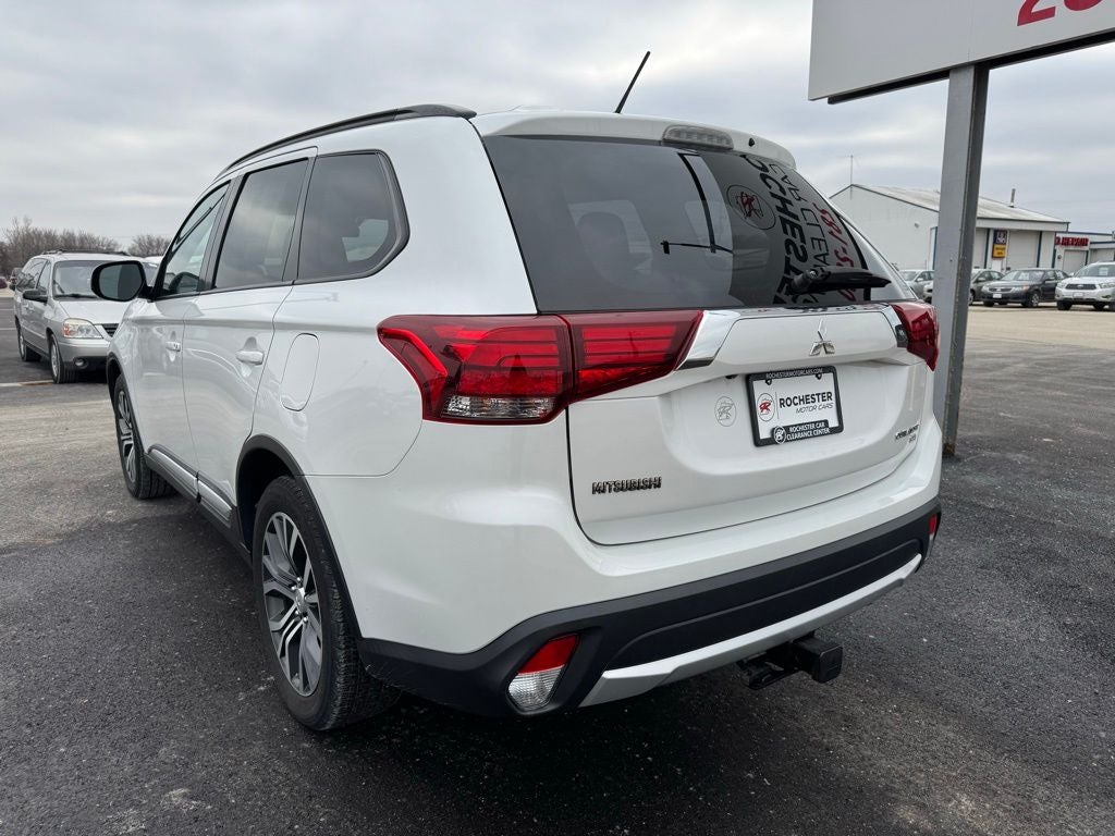 2016 Mitsubishi Outlander ES