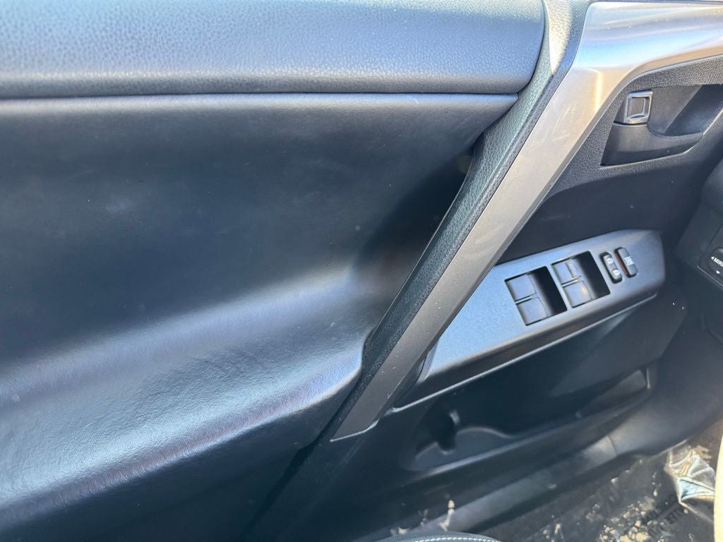 2018 Toyota RAV4 Hybrid LE