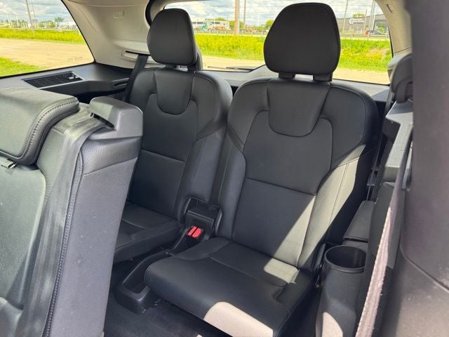 2017 Volvo XC90 T6 Momentum