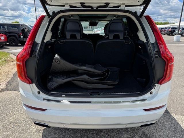 2017 Volvo XC90 T6 Momentum