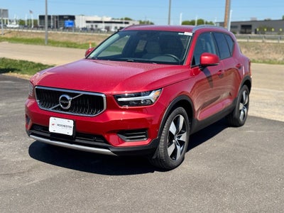 2019 Volvo XC40 Momentum